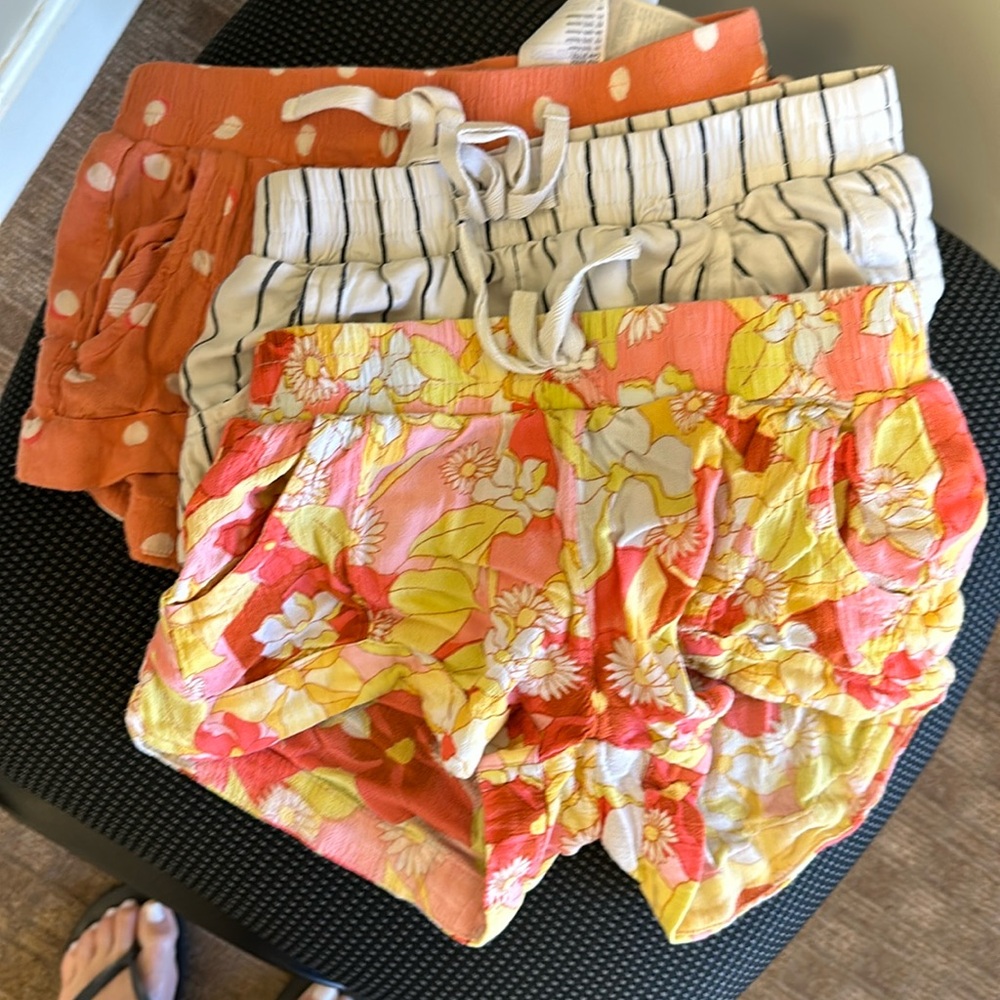 Used Small Billabong shorts
